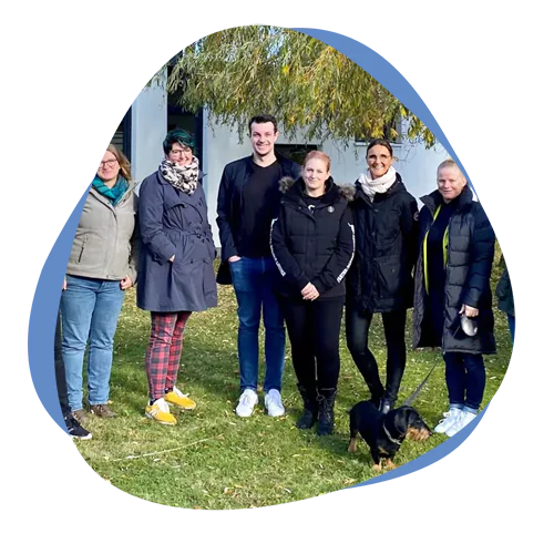 Foto vom Team der Kleintierklinik Wasbek zu Besuch bei Cremare